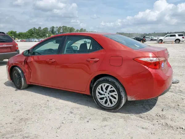5YFBURHE5JP772227 2018 TOYOTA COROLLA - Image 2