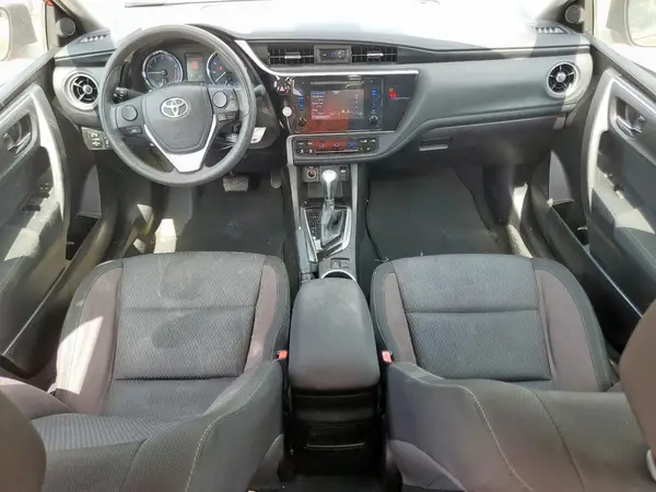5YFBURHE5JP772227 2018 TOYOTA COROLLA - Image 8