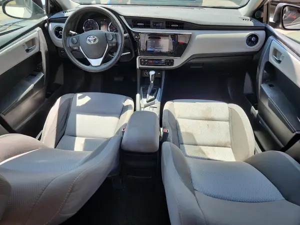 5YFBURHE5JP772910 2018 TOYOTA COROLLA - Image 8