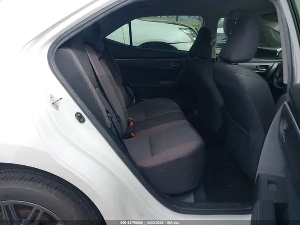 5YFBURHE5JP773782 2018 TOYOTA COROLLA - Image 8
