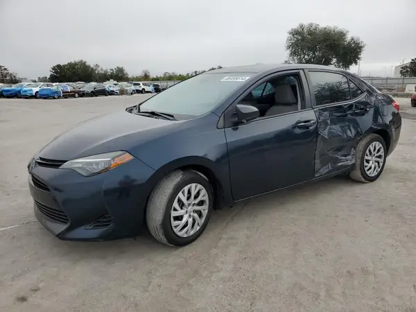 5YFBURHE5JP774060 2018 TOYOTA COROLLA - Image 1