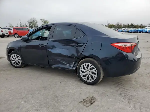 5YFBURHE5JP774060 2018 TOYOTA COROLLA - Image 2