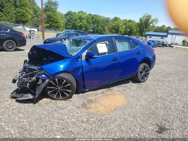5YFBURHE5JP774706 2018 TOYOTA COROLLA - Image 2