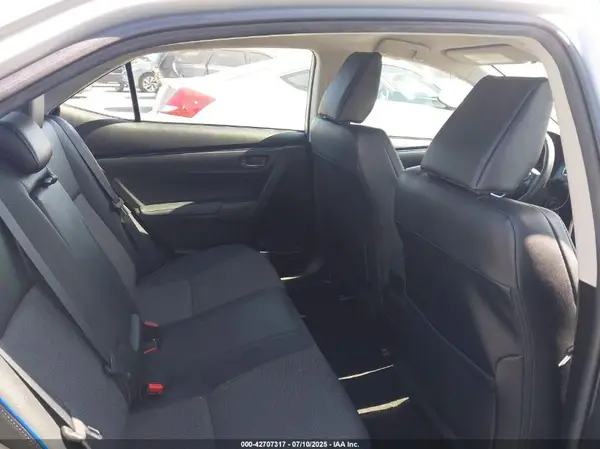 5YFBURHE5JP775340 2018 TOYOTA COROLLA - Image 8