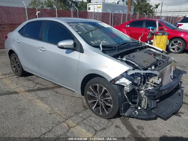 5YFBURHE5JP776035 2018 TOYOTA COROLLA - Image 1