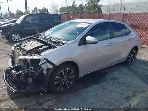 5YFBURHE5JP776035 2018 TOYOTA COROLLA - Image 2