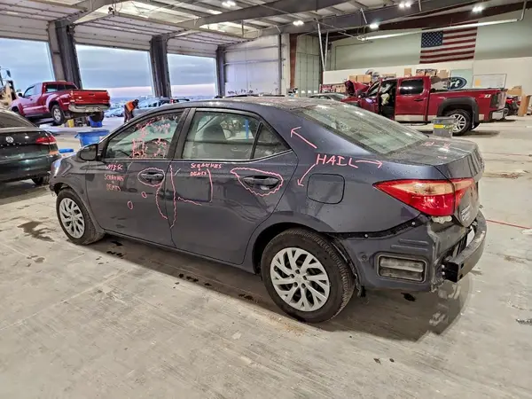 5YFBURHE5JP776164 2018 TOYOTA COROLLA - Image 2