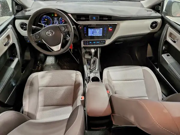 5YFBURHE5JP776164 2018 TOYOTA COROLLA - Image 8
