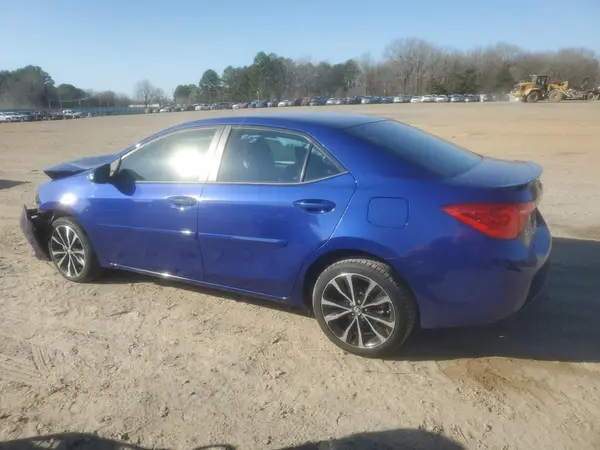 5YFBURHE5JP776598 2018 TOYOTA COROLLA - Image 2