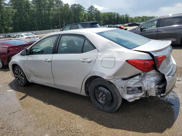 5YFBURHE5JP777153 2018 TOYOTA COROLLA - Image 2