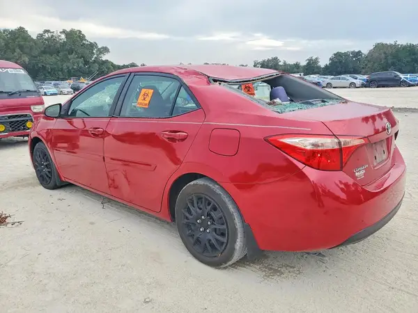 5YFBURHE5JP777332 2018 TOYOTA COROLLA - Image 2