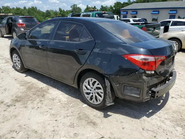 5YFBURHE5JP777377 2018 TOYOTA COROLLA - Image 2