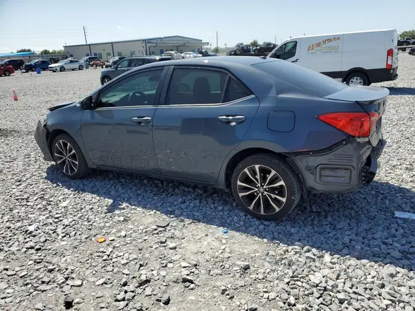 5YFBURHE5JP778299 2018 TOYOTA COROLLA - Image 2