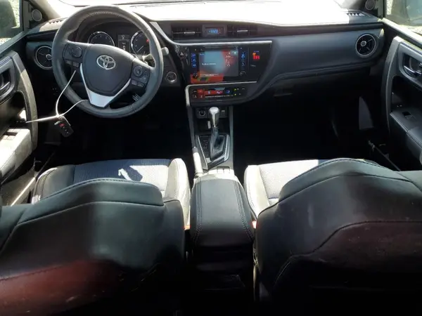 5YFBURHE5JP778299 2018 TOYOTA COROLLA - Image 8