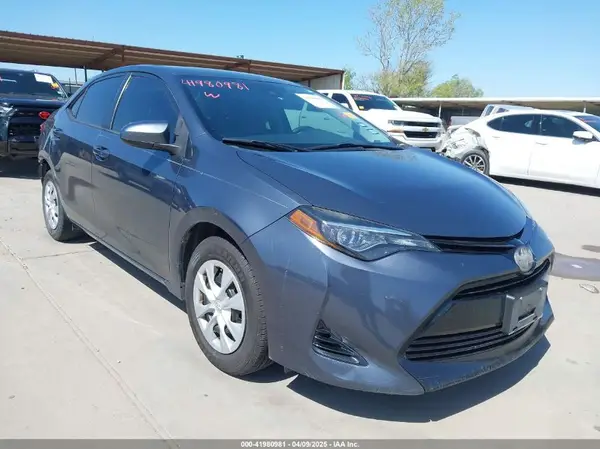5YFBURHE5JP780599 2018 TOYOTA COROLLA - Image 1