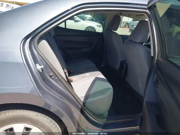 5YFBURHE5JP780599 2018 TOYOTA COROLLA - Image 8