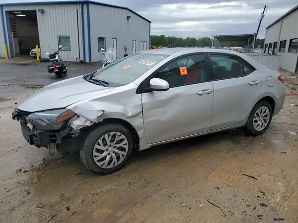 5YFBURHE5JP781168 2018 TOYOTA COROLLA - Image 1