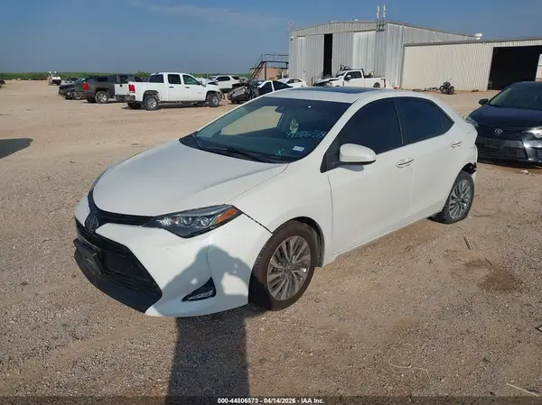 5YFBURHE5JP781171 2018 TOYOTA COROLLA - Image 2