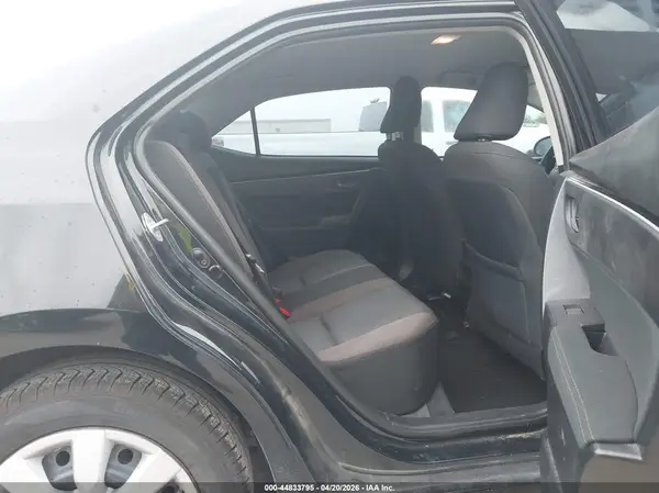 5YFBURHE5JP782837 2018 TOYOTA COROLLA - Image 8
