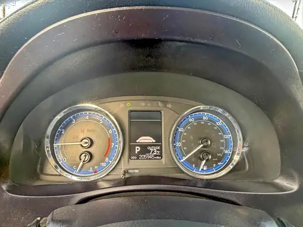 5YFBURHE5JP784698 2018 TOYOTA COROLLA - Image 8