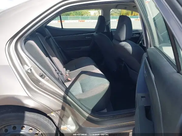 5YFBURHE5JP784717 2018 TOYOTA COROLLA - Image 8