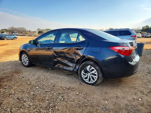 5YFBURHE5JP785642 2018 TOYOTA COROLLA - Image 2