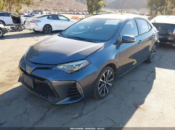 5YFBURHE5JP786208 2018 TOYOTA COROLLA - Image 2