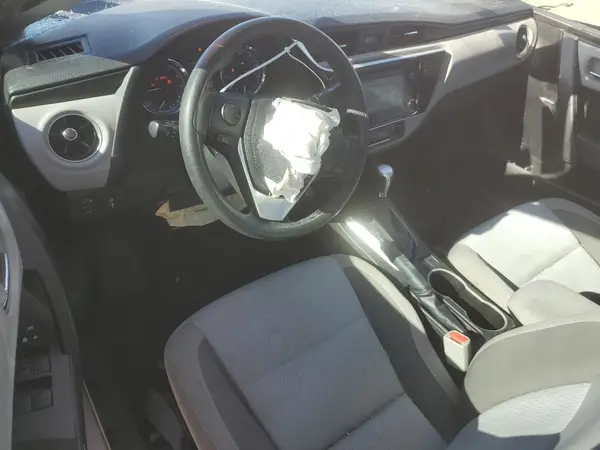 5YFBURHE5JP786256 2018 TOYOTA COROLLA - Image 8