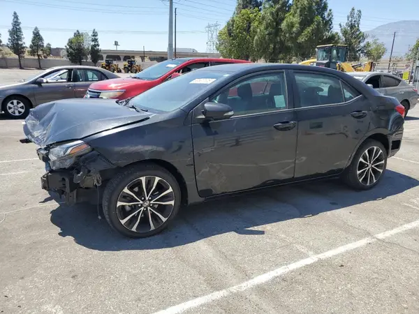 5YFBURHE5JP787004 2018 TOYOTA COROLLA - Image 1