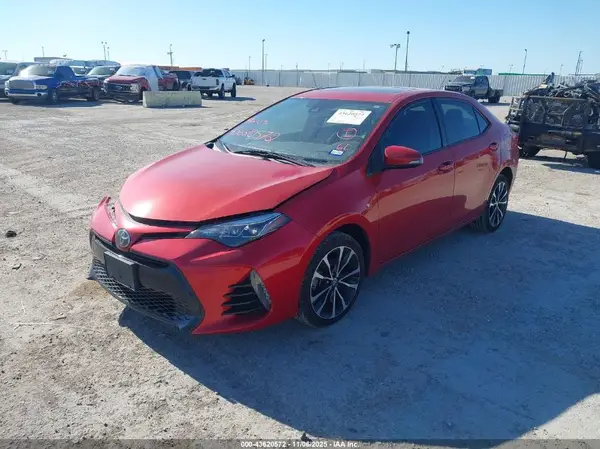 5YFBURHE5JP787424 2018 TOYOTA COROLLA - Image 2