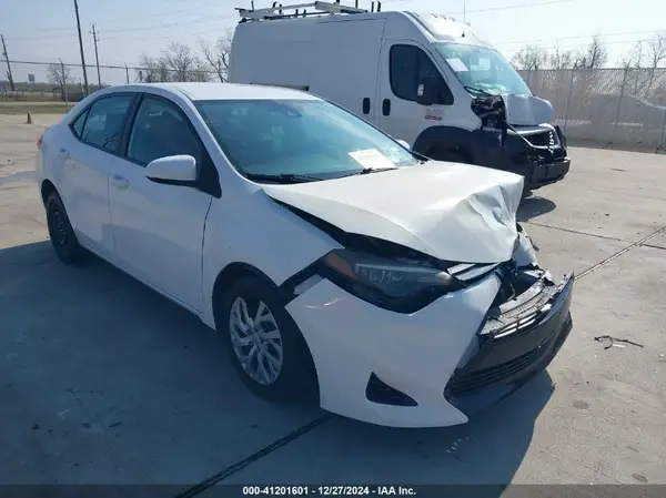 5YFBURHE5JP788752 2018 TOYOTA COROLLA - Image 1