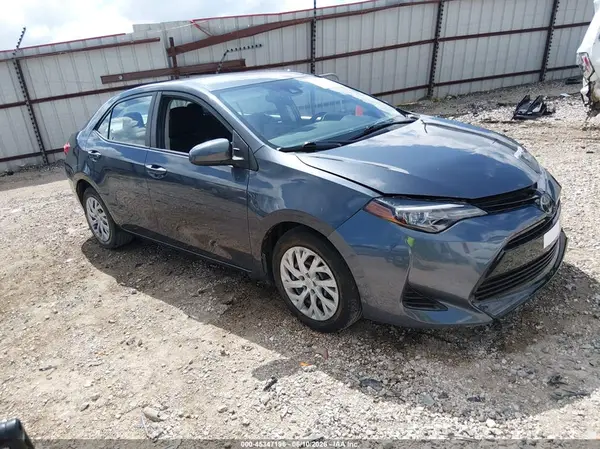 5YFBURHE5JP790338 2018 TOYOTA COROLLA - Image 1