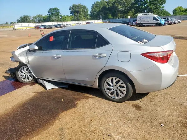 5YFBURHE5JP790873 2018 TOYOTA COROLLA - Image 2