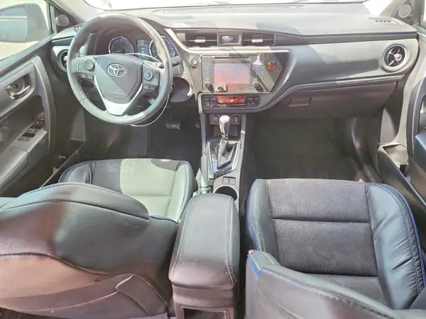 5YFBURHE5JP792445 2018 TOYOTA COROLLA - Image 8
