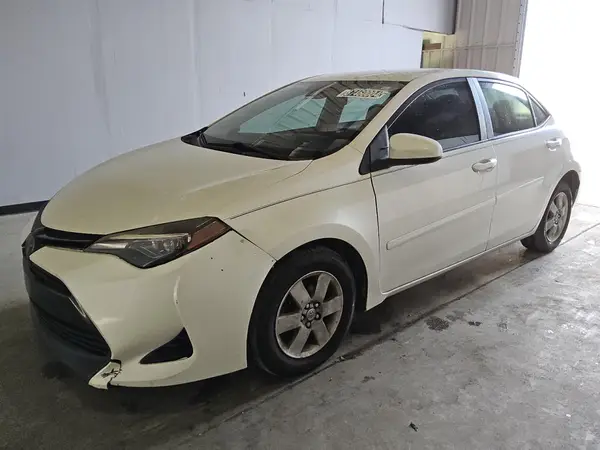 5YFBURHE5JP793093 2018 TOYOTA COROLLA - Image 1