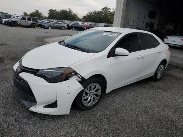 5YFBURHE5JP793577 2018 TOYOTA COROLLA - Image 1