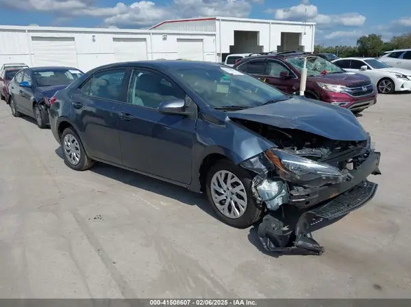 5YFBURHE5JP794003 2018 TOYOTA COROLLA - Image 1