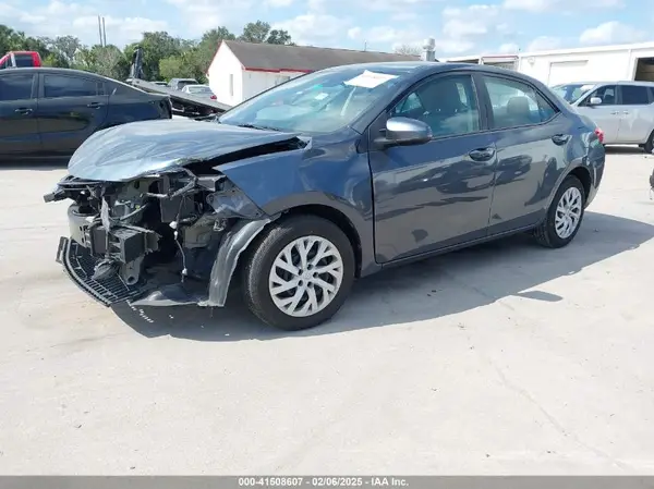 5YFBURHE5JP794003 2018 TOYOTA COROLLA - Image 2