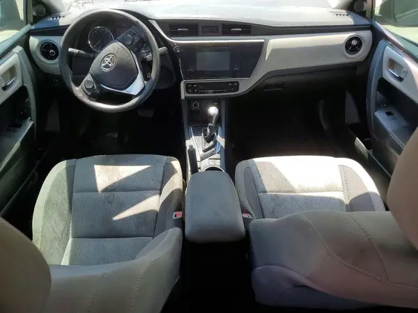 5YFBURHE5JP794843 2018 TOYOTA COROLLA - Image 8