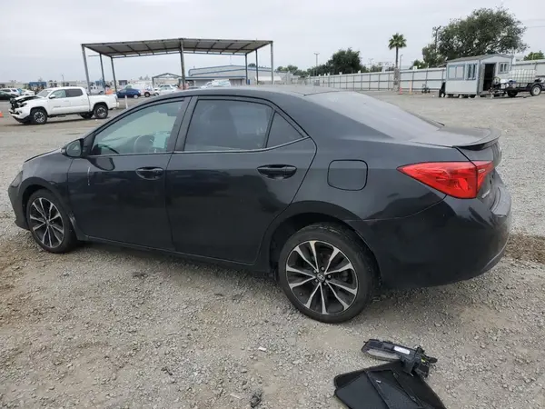 5YFBURHE5JP796429 2018 TOYOTA COROLLA - Image 2
