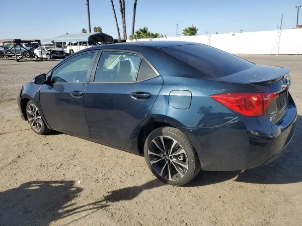 5YFBURHE5JP796818 2018 TOYOTA COROLLA - Image 2