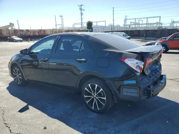 5YFBURHE5JP797645 2018 TOYOTA COROLLA - Image 2