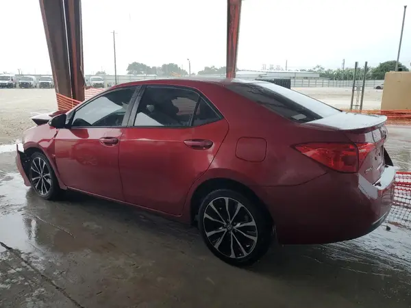 5YFBURHE5JP797712 2018 TOYOTA COROLLA - Image 2