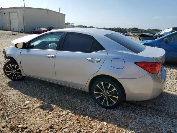 5YFBURHE5JP798620 2018 TOYOTA COROLLA - Image 2