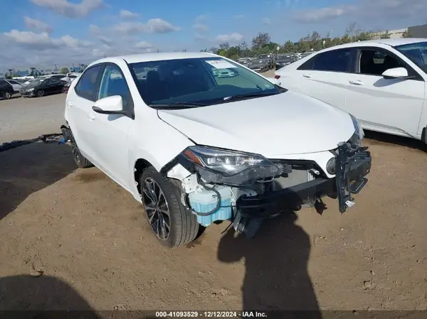 5YFBURHE5JP798701 2018 TOYOTA COROLLA - Image 1