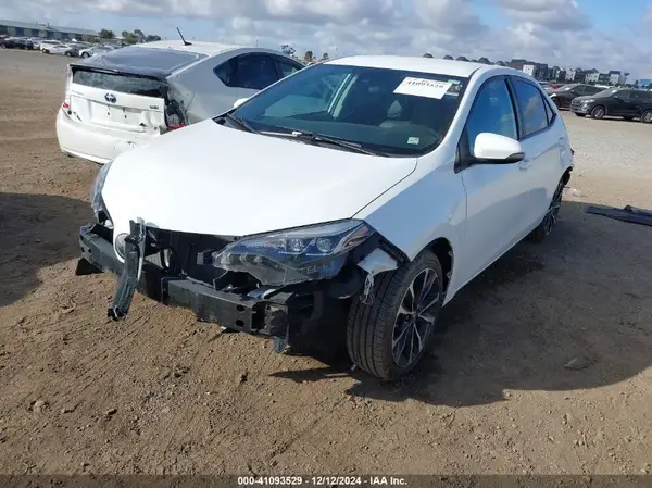 5YFBURHE5JP798701 2018 TOYOTA COROLLA - Image 2