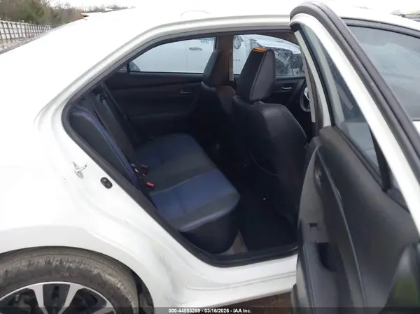 5YFBURHE5JP799797 2018 TOYOTA COROLLA - Image 8