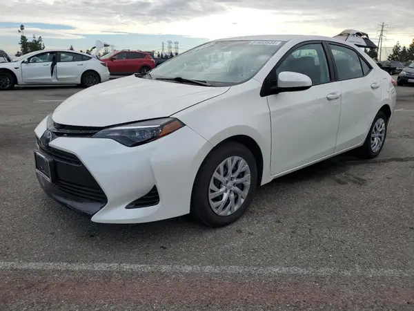 5YFBURHE5JP799976 2018 TOYOTA COROLLA - Image 1