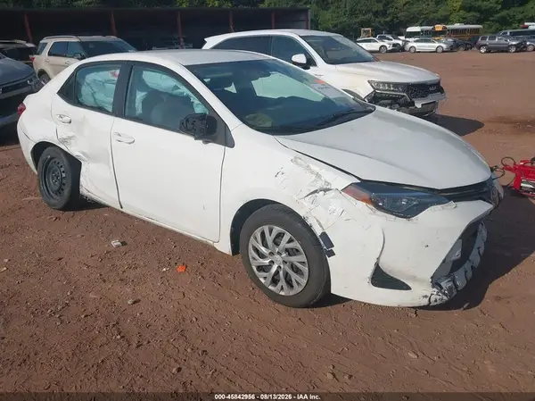 5YFBURHE5JP800771 2018 TOYOTA COROLLA - Image 1