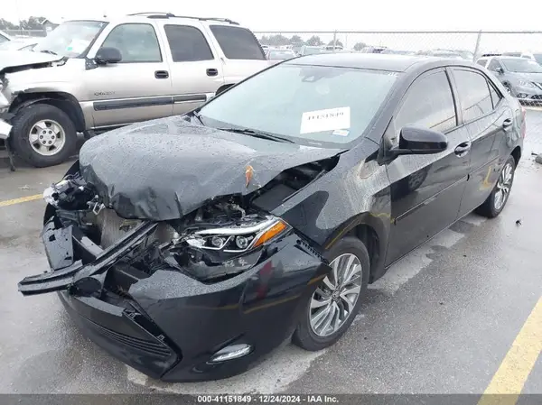 5YFBURHE5JP800964 2018 TOYOTA COROLLA - Image 2